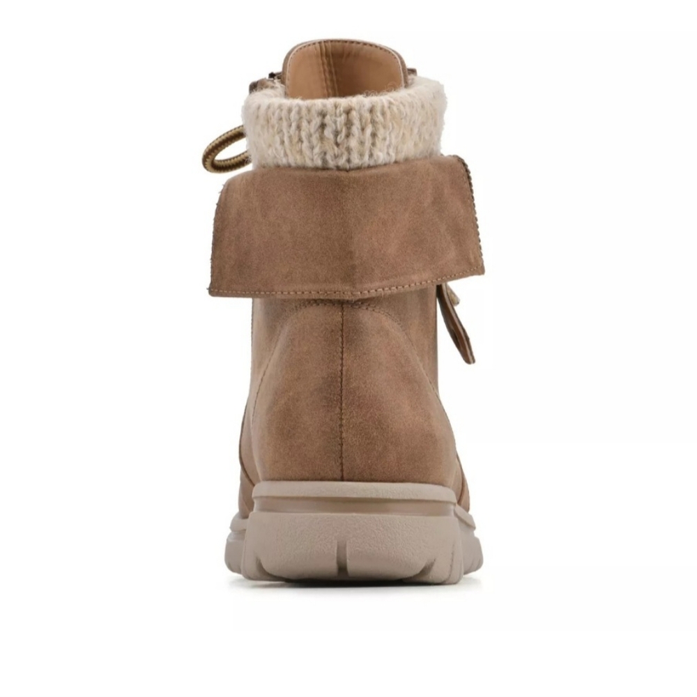 White Mountain Hope Booties size 9.5. Brand new in box. Color is tan. - Picture 5 of 5
